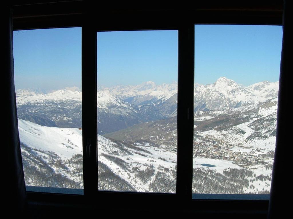 Hotel Tana Della Volpe Colle Colle Sestriere Exterior foto